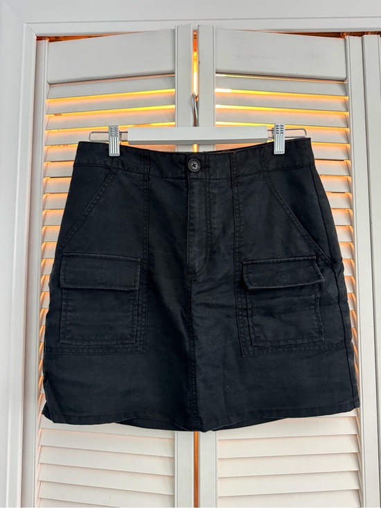 LOFT Dresses & Skirts - LOFT Black Mini Skirt with Front Utility Pockets